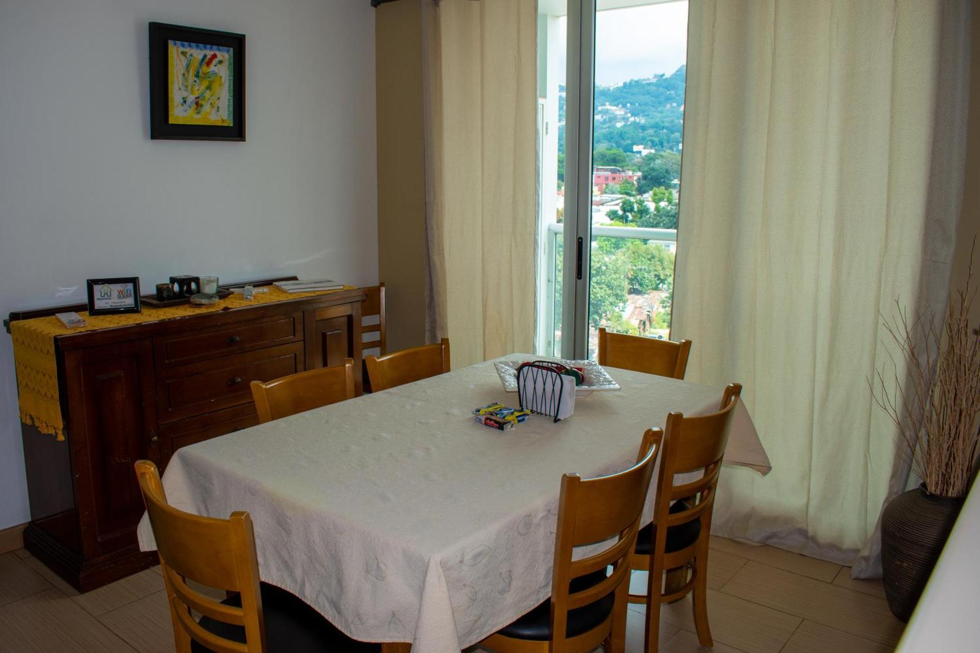 2 Rooms, 1 King Size Bed, 64" Smart Hdtv Guatemala City Eksteriør bilde