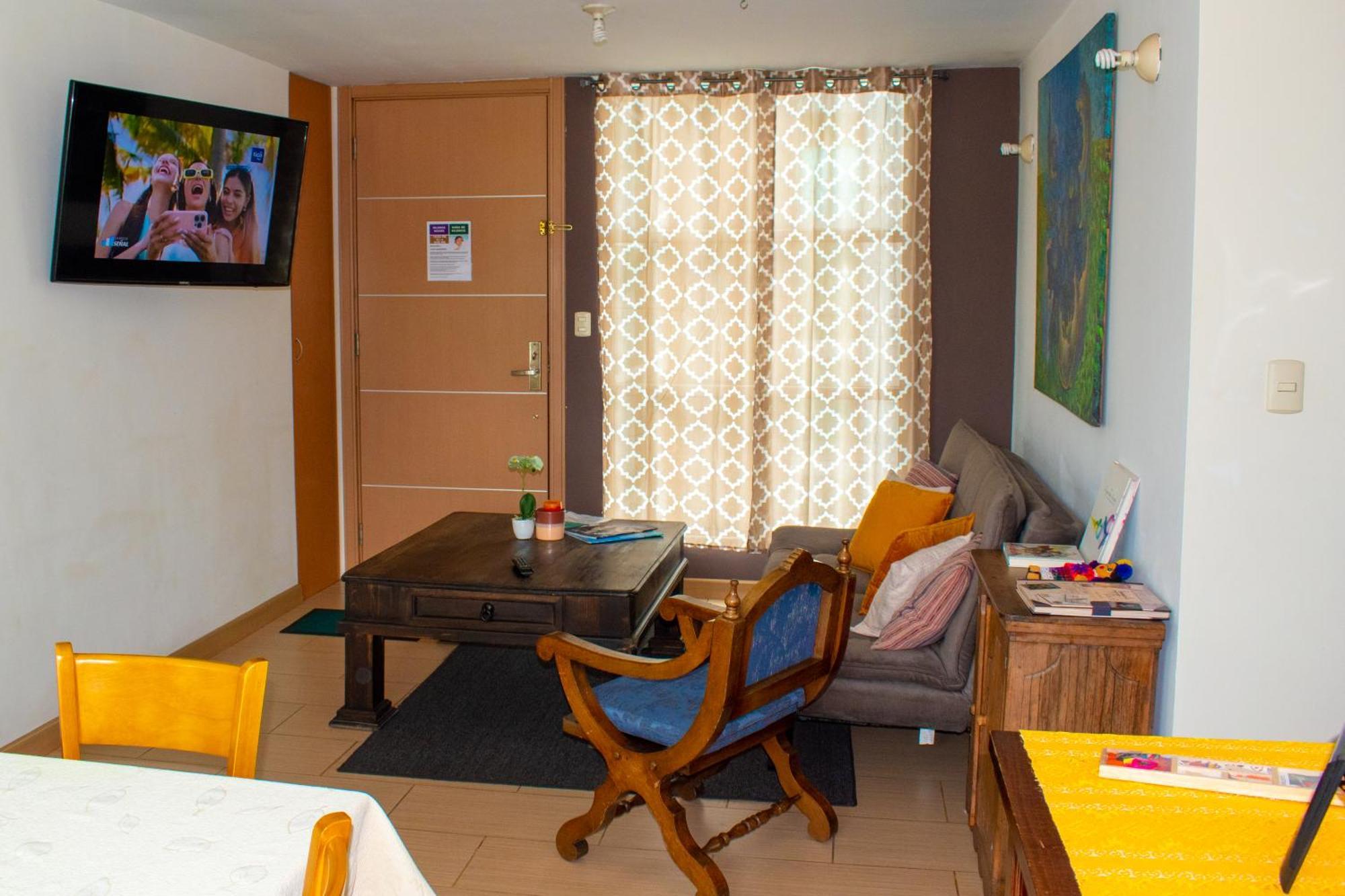 2 Rooms, 1 King Size Bed, 64" Smart Hdtv Guatemala City Eksteriør bilde